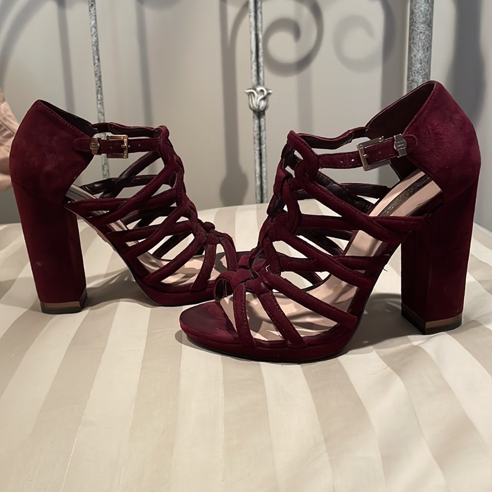 BCBG Max Azria heels size 7